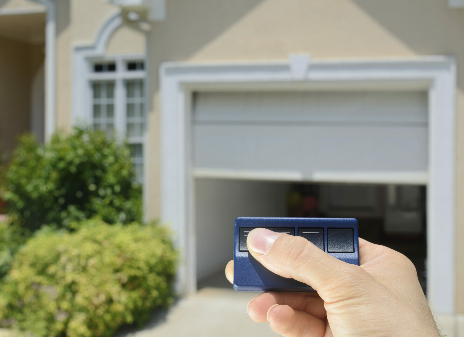 4 Garage Door Security Tips for Home Safety hero image