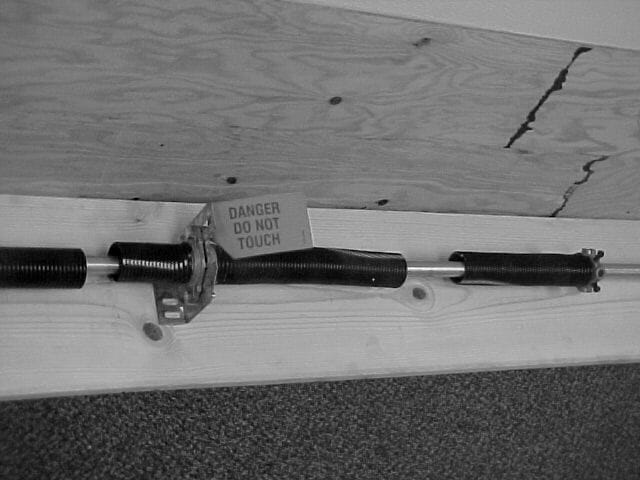 Garage Door Repair Scam Warning hero image