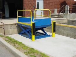 Loading Dock Lifts gallery image